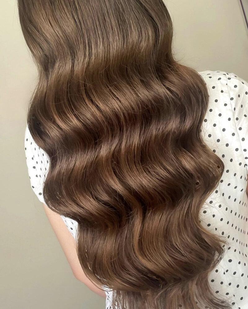 S-shaped Hollywood wave curls