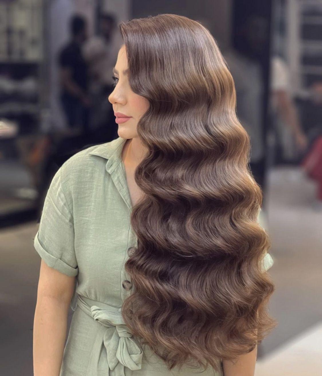 Long glamorous Hollywood waves hairstyle