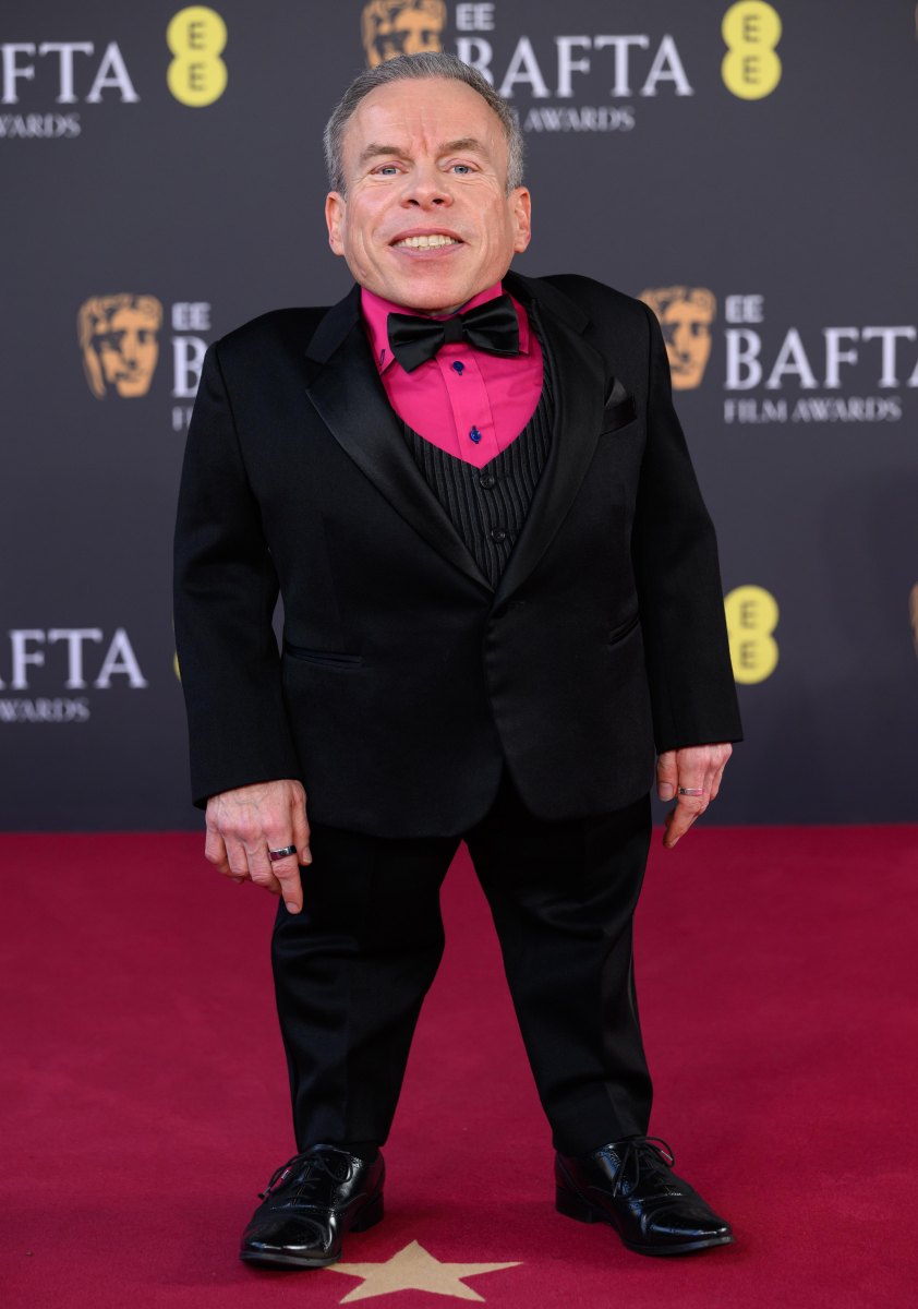 Schauspieler unter 170 cm mit individuellem Stil