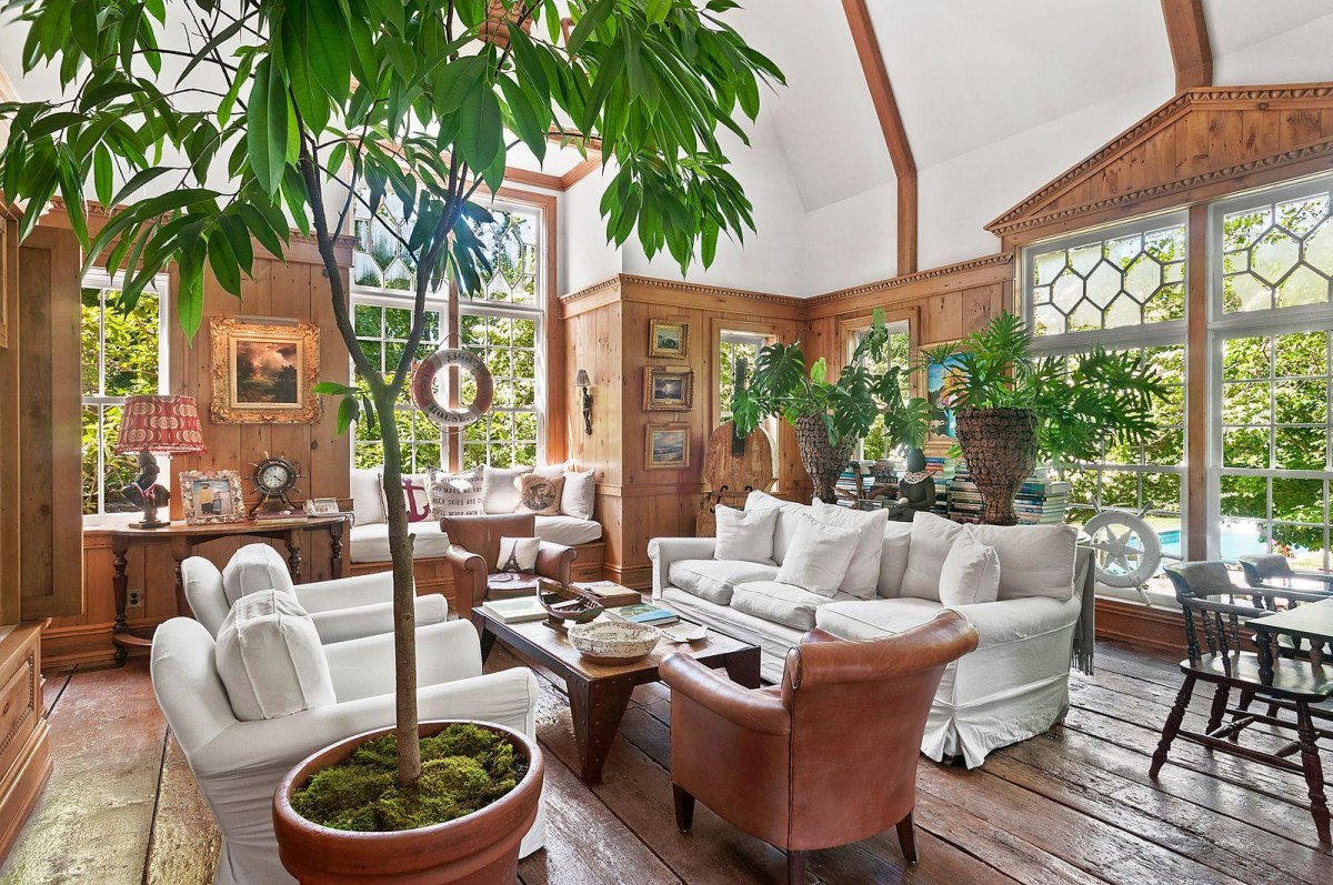 Celebrity living room indoor plants decor