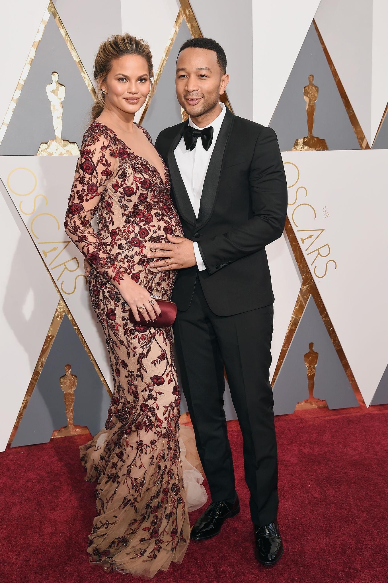 Chrissy Teigen and John Legend couple
