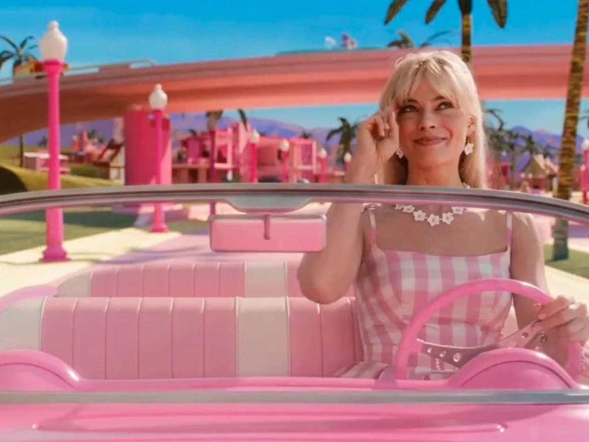 Margot Robbie Barbie scene