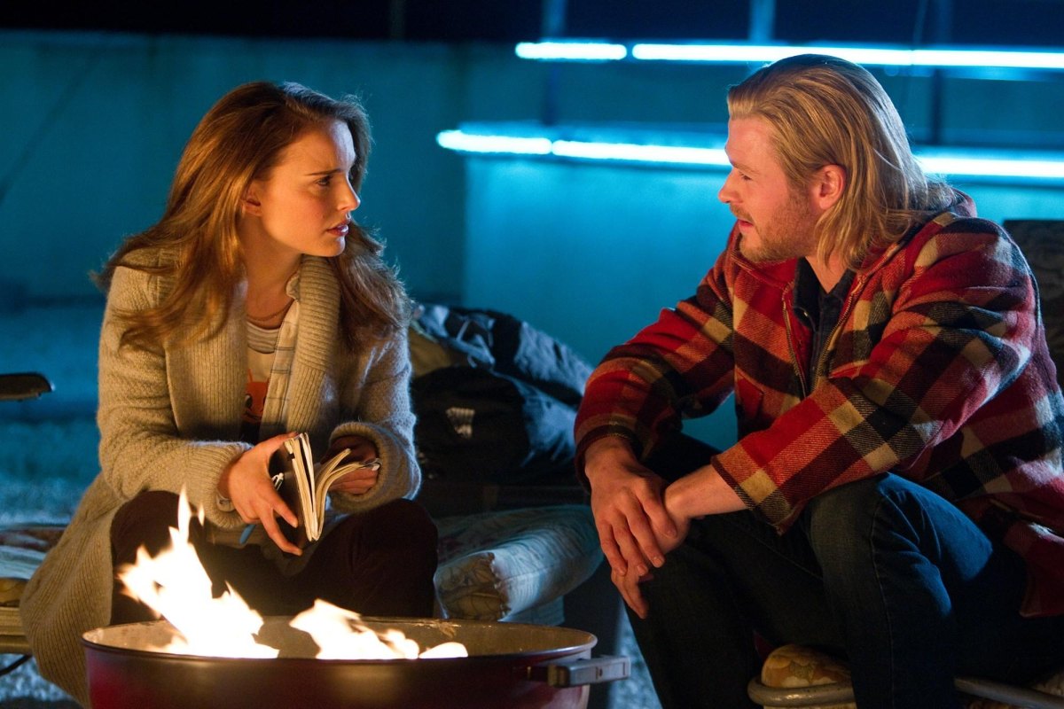 Natalie Portman Thor scene