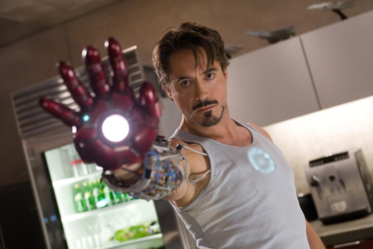 Robert Downey Jr Iron Man scene