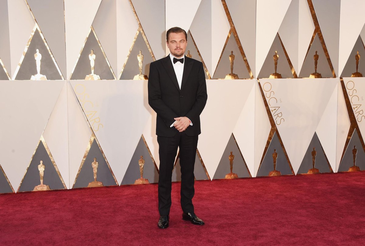 Leonardo DiCaprio standing actor