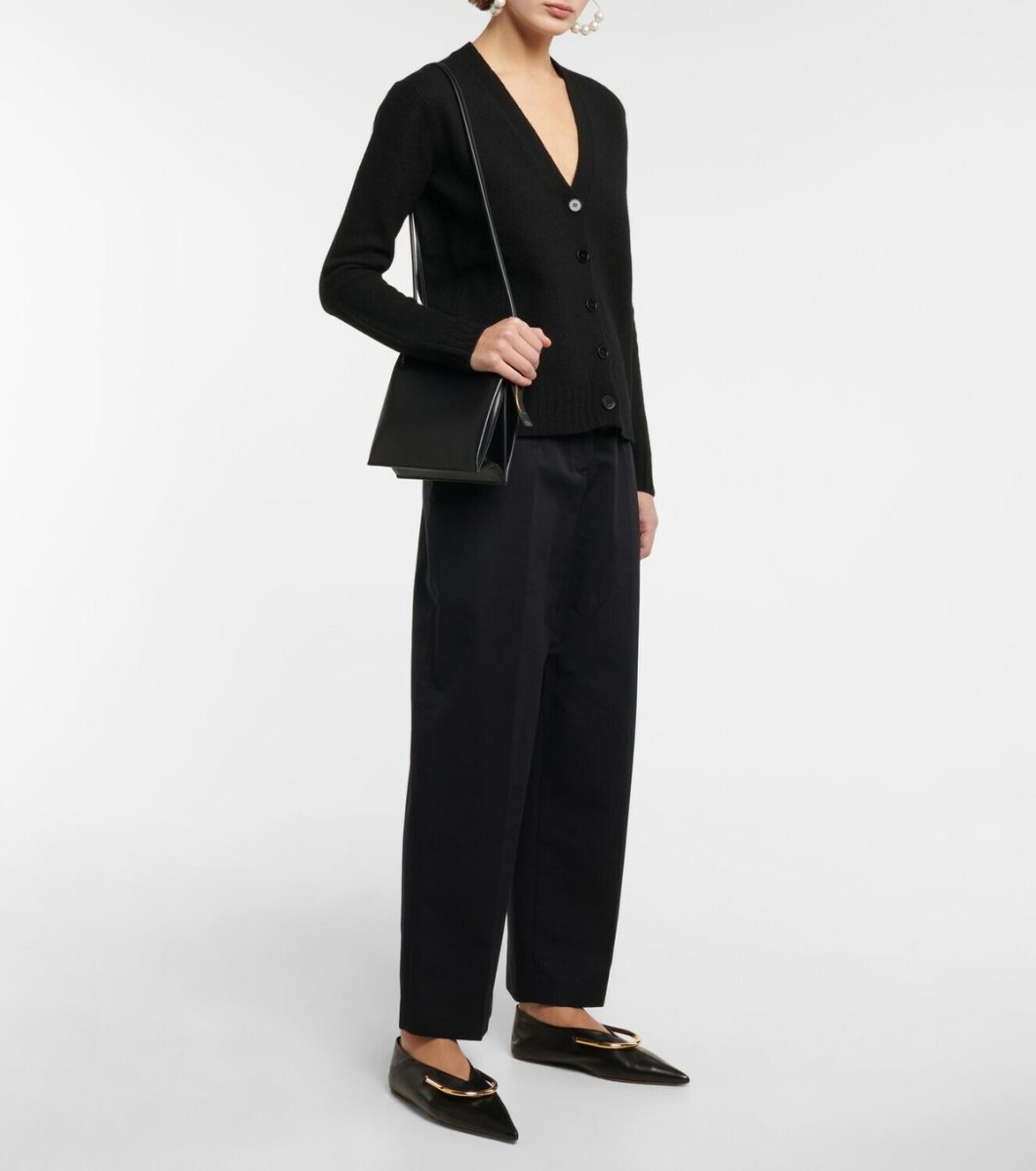 Sleek minimal shoes style