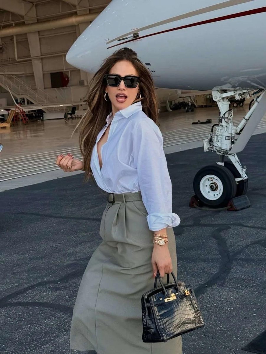 Celebrity luxury handbag airport style