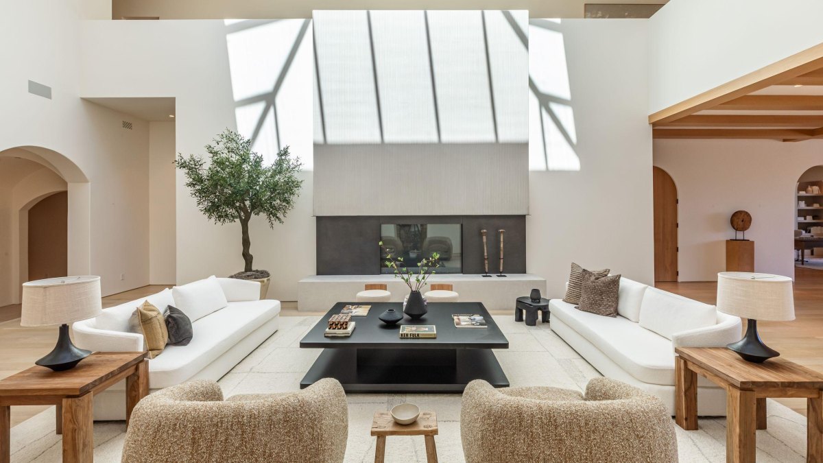 Modern celebrity minimalist living room