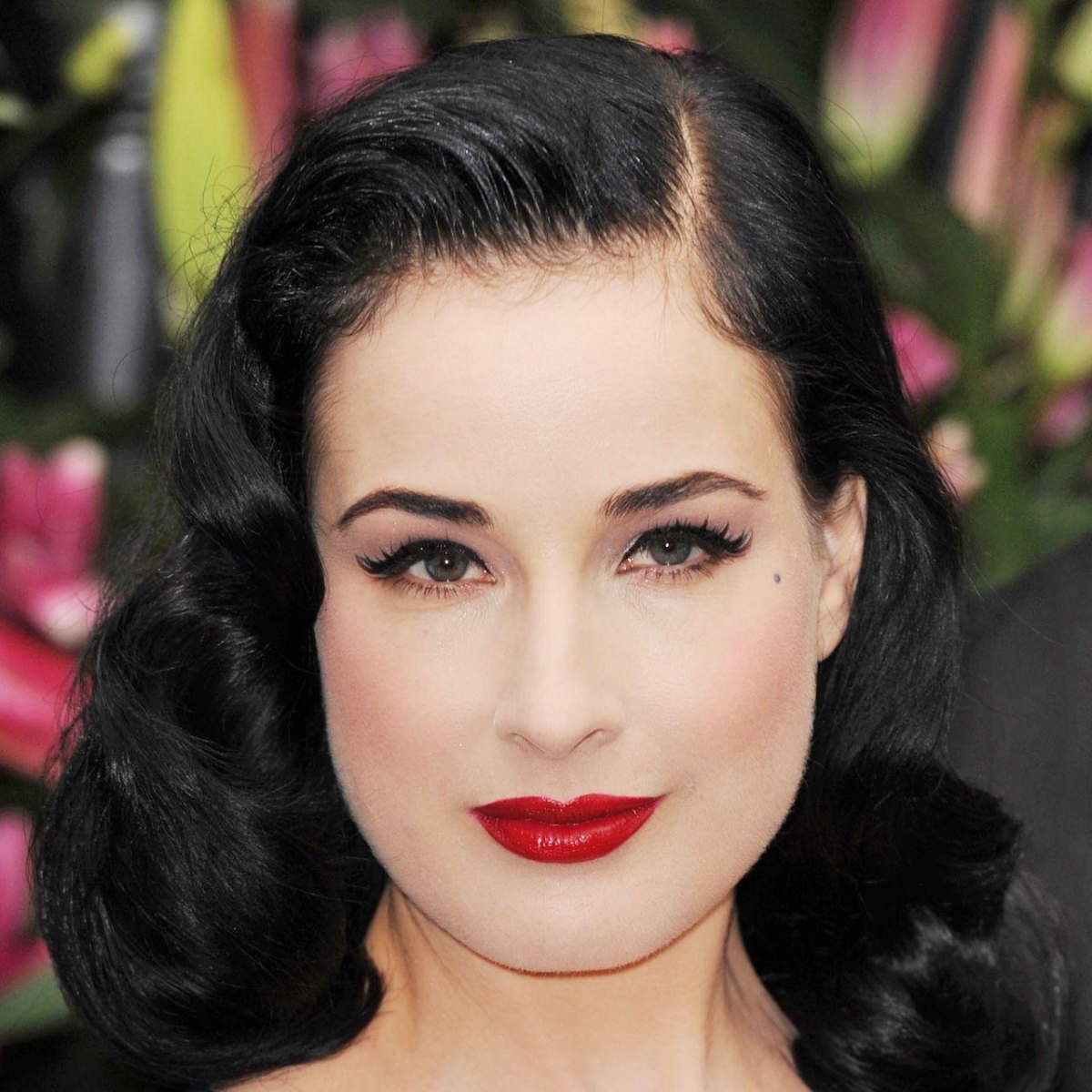 Classic red lipstick with defined vintage lips