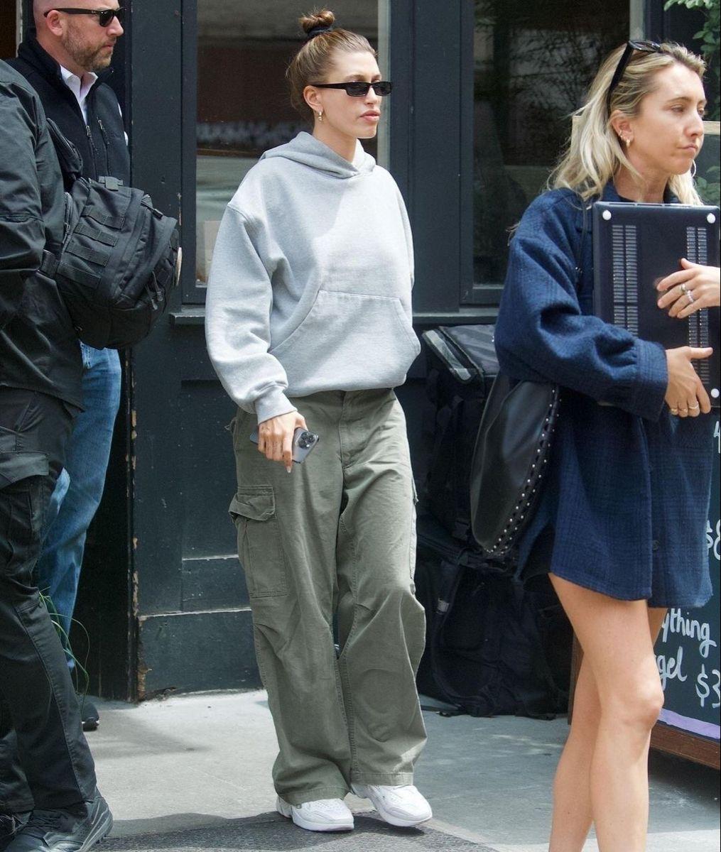 Celebrity streetwear inspired outfit