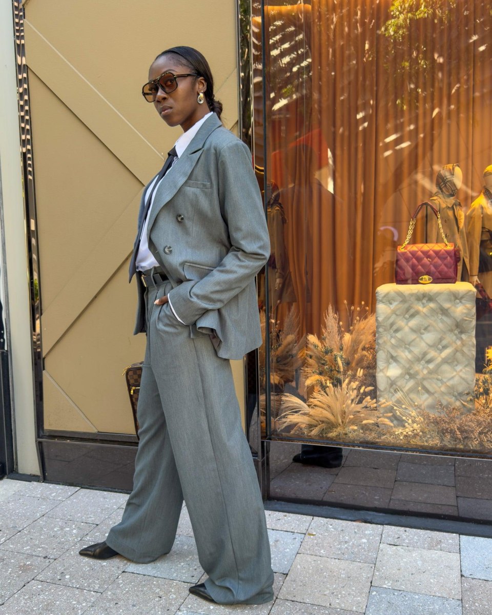 Supermodel minimalist street outfit