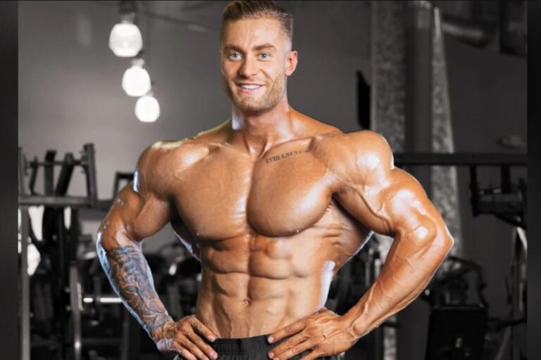 How Tall is Chris Bumstead?