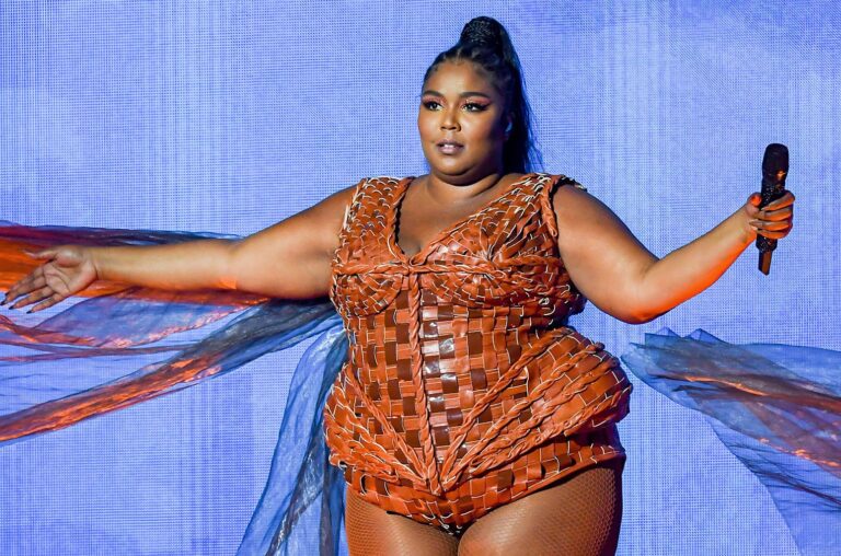 How Tall Is Lizzo?