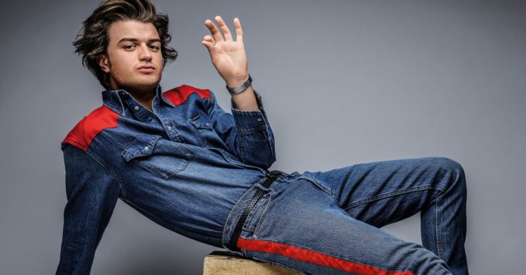 How Tall is Actor Joe Keery?