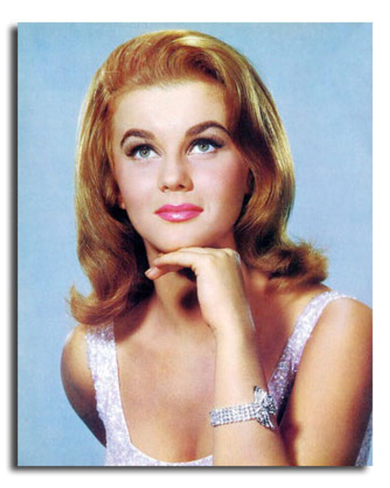 How tall is Ann-Margret?