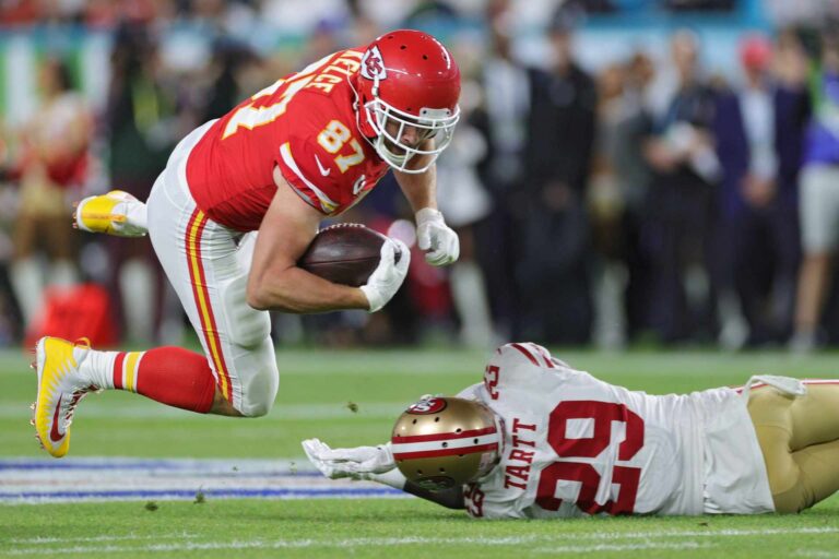 How Tall is NFL Star Travis Kelce?