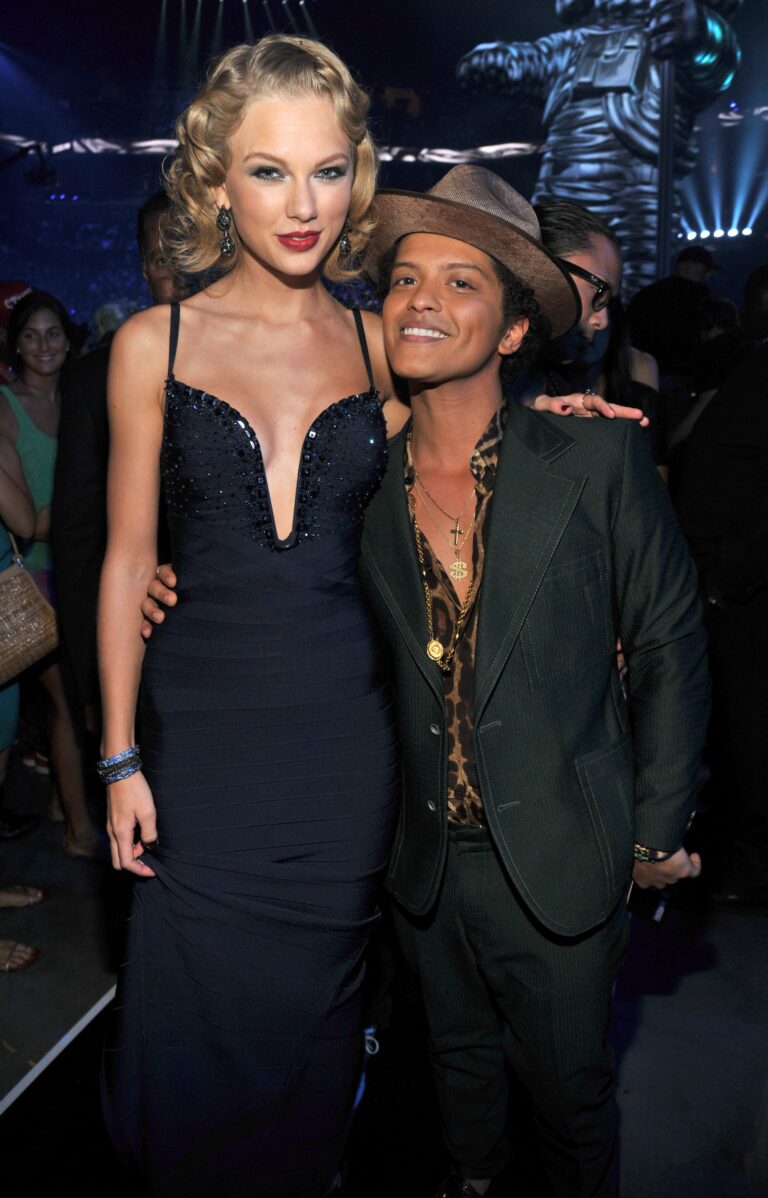 How Tall is Bruno Mars?