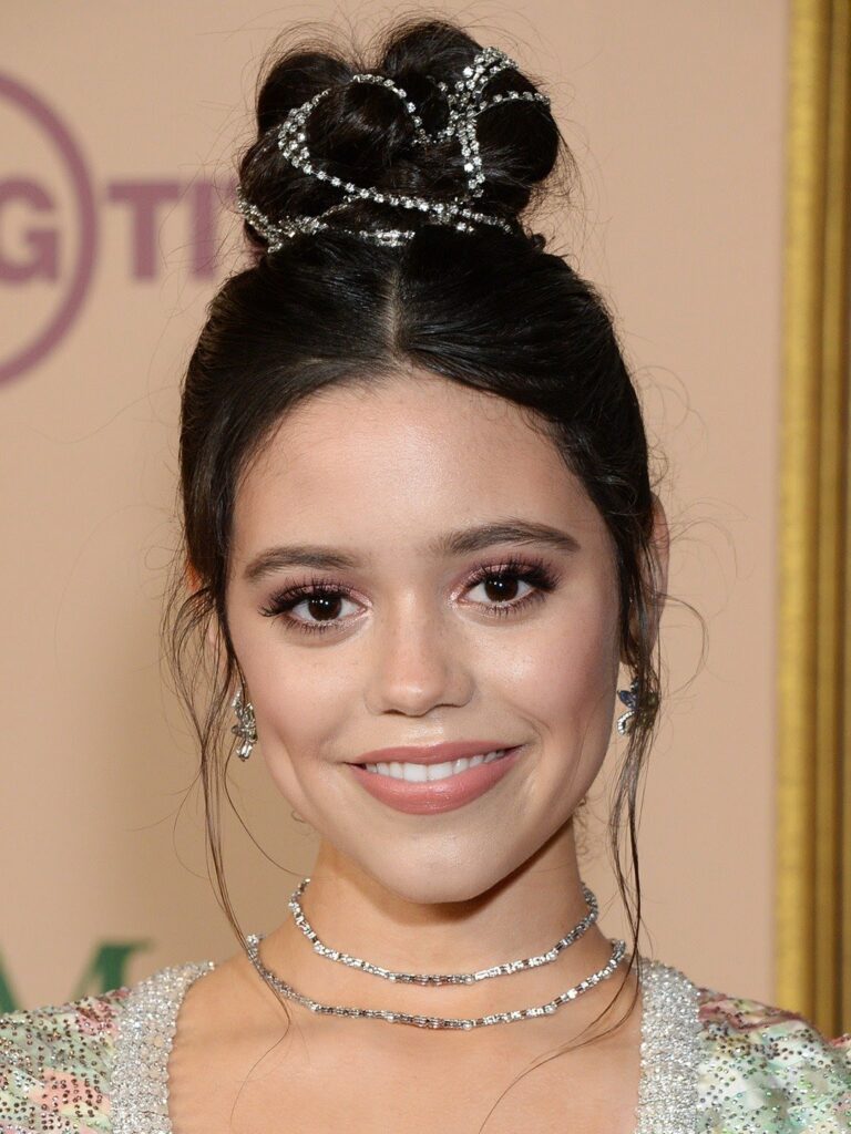 Jenna Ortega’s Height Revealed: How Tall Is the Rising Star?